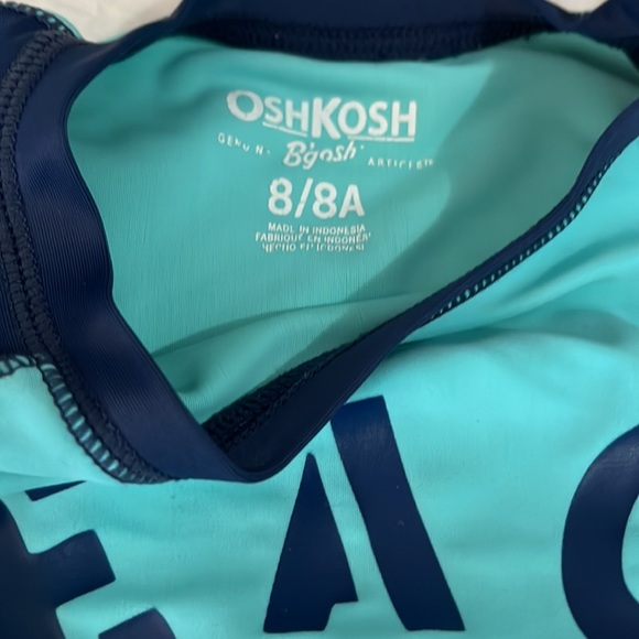 Swim trunks and rash guard - Picture 3 of 5